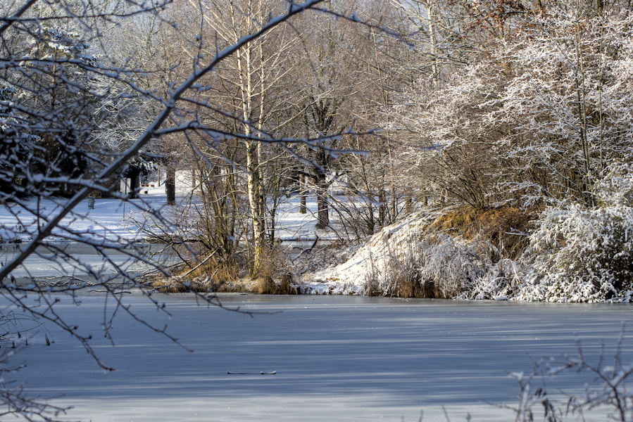 Gefrorener See